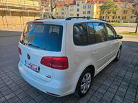Gebraucht VW Touran 120 PS (88 kW) 2012 Weiß Van / Kleinbus