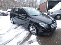 Gebraucht Mercedes B180 122 PS (89 kW) 2013 Schwarz Van / Kleinbus