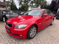 Gebraucht BMW 320 Advantage 177 PS (130 kW) 2009 Rot Limousine