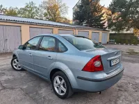 Używany Ford Focus Ghia 116 KM (85 kW) 2006 Niebieski Sedan/Limuzyna