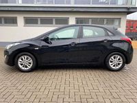 Gebraucht Hyundai i30 Edition 99 PS (72 kW) 2014 Schwarz Limousine