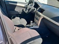 Usata Opel Astra 140 CV (102 kW) 2008 Grigio Station wagon