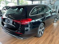 Gebraucht Mercedes C220 Avantgarde 200 PS (147 kW) 2022 Schwarz Kombi