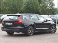 Gebraucht Volvo V60 Core 197 PS (144 kW) 2022 Schwarz Kombi