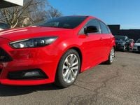 Second-hand Ford Focus ST 250 CP (183 kW) 2016 Roșu Berlinǎ