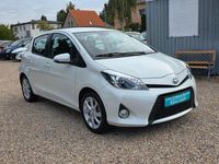 Gebraucht Toyota Yaris Hybrid 102 PS (75 kW) 2013 Weiß Kleinwagen