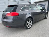 Gebraucht Opel Insignia Sport 131 PS (96 kW) 2011 Grau Kombi