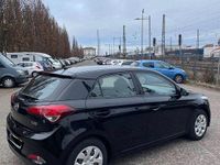 Gebraucht Hyundai i20 Classic 84 PS (61 kW) 2018 Schwarz Kleinwagen