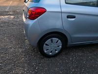 Gebraucht Mitsubishi Space Star 71 PS (52 kW) 2013 Silber Kleinwagen