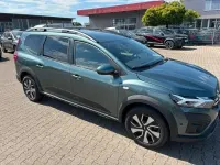 Gebraucht Dacia Jogger Expression 110 PS (80 kW) 2026 Grün Van / Kleinbus