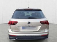 Gebraucht VW Tiguan Move 150 PS (110 kW) 2023 Ivory silver metallic SUV