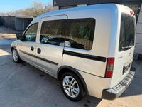 Gebraucht Opel Combo 101 PS (74 kW) 2010 Silber Van / Kleinbus
