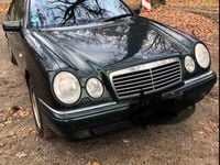 Second-hand Mercedes E320 224 CP (164 kW) 1997 Verde Berlinǎ