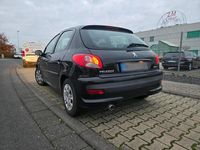 Gebraucht Peugeot 206+ 66 PS (48 kW) 2012 Schwarz Kleinwagen