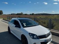 Gebraucht Opel Astra OPC 241 PS (177 kW) 2010 Weiß Kleinwagen