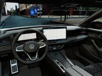 Gebraucht VW Passat R-line 150 PS (110 kW) 2024 Pure white (weiß) Kombi
