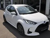 Gebraucht Toyota Yaris Basis 116 PS (85 kW) 2022 Schneeweiß Kleinwagen