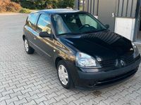 Gebraucht Renault Clio II 58 PS (42 kW) 2004 Schwarz Kleinwagen