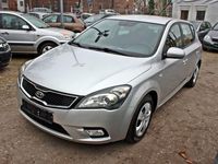 Second-hand Kia Ceed 90 CP (66 kW) 2012 Argintiu Hatchback