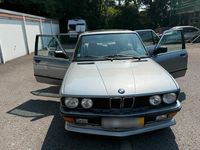 Gebraucht BMW 525 125 PS (91 kW) 1986 Silber Limousine