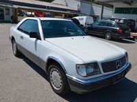 Second-hand Mercedes E230 132 CP (97 kW) 1987 Alb