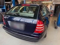 Gebraucht Mercedes C200 122 PS (89 kW) 2005 Blau Kombi