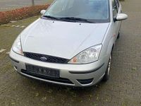 Gebraucht Ford Focus Ghia 101 PS (74 kW) 2004 Silber Limousine