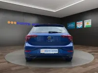Gebraucht VW Polo Life 80 PS (58 kW) 2023 Reef blue metallic Kleinwagen