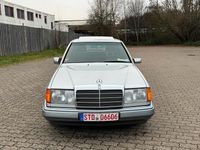 Gebraucht Mercedes 200 75 PS (55 kW) 1992 Silber Limousine