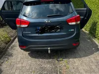 Gebraucht Kia Carens 141 PS (103 kW) 2015 Blau Van / Kleinbus