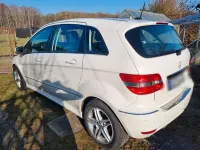 Gebraucht Mercedes B180 116 PS (85 kW) 2011 Weiß Van / Kleinbus