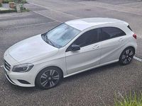 Gebraucht Mercedes A200 Urban 156 PS (114 kW) 2014 Weiß Kleinwagen