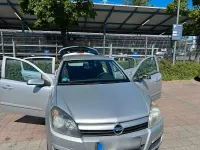 Używany Opel Astra 100 KM (73 kW) 2004 Srebrny Hatchback