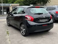 Gebraucht Peugeot 208 Allure 120 PS (88 kW) 2015 Lackierung schwarz perla nera Kleinwagen