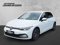 Gebraucht VW Golf VIII Active 131 PS (96 kW) 2022 Weiß Limousine