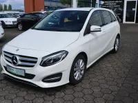 Gebraucht Mercedes B180 122 PS (89 kW) 2015 Weiß Kleinwagen