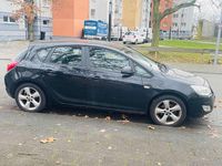 Gebraucht Opel Astra Design Edition 101 PS (74 kW) 2011 Schwarz Limousine