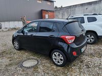 Gebraucht Hyundai i10 67 PS (49 kW) 2016 Schwarz Kleinwagen