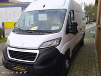 Gebraucht Peugeot Boxer 140 PS (102 kW) 2024 Lackierung weiss icy/deckende Van