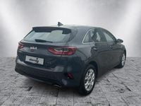 Neu Kia Ceed Vision 140 PS (102 kW) 2025 Penta metal met. Kleinwagen