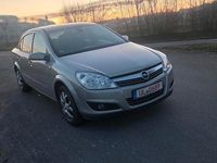 Gebraucht Opel Astra 115 PS (84 kW) 2009 Gold Kleinwagen
