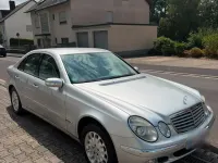 Gebraucht Mercedes E240 177 PS (130 kW) 2002 Silber Limousine