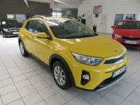 Gebraucht Kia Stonic Vision 120 PS (88 kW) 2018 Gelb SUV