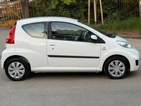 Gebraucht Peugeot 107 68 PS (50 kW) 2012 Weiß Kleinwagen