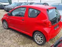 Gebraucht Toyota Aygo 68 PS (50 kW) 2008 Rot Kleinwagen