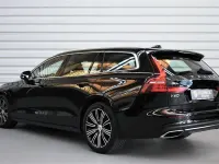 Gebraucht Volvo V60 Inscription 250 PS (183 kW) 2019 Schwarz Kombi