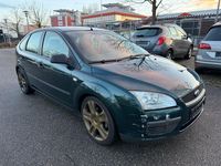 Gebraucht Ford Focus Trend 116 PS (85 kW) 2005 Grün Limousine