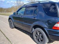 Gebraucht Mercedes ML500 292 PS (214 kW) 2002 Schwarz SUV