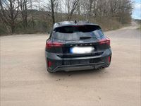 Gebraucht Ford Focus ST-Line 125 PS (91 kW) 2023 Schwarz Limousine