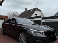 Gebraucht BMW 750 449 PS (330 kW) 2017 Grau Limousine
